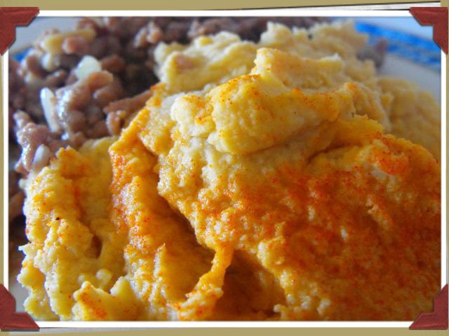Hummus con carne picada