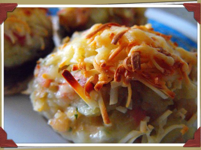 Champiñones rellenos gratinados