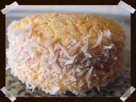 Ponemos coco rallado en los bordes