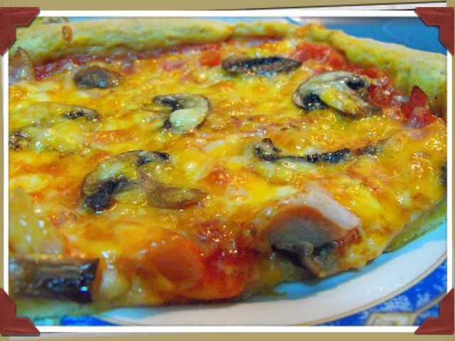 Pizza de bacon y champiñón Pizza de bacon y champiñón