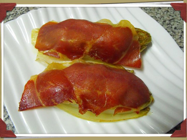 Endivias caramelizadas con jamón