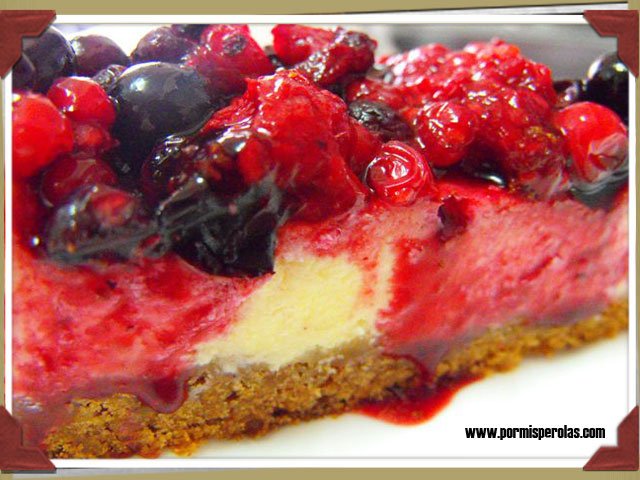 Tarta de queso con frutos rojos al ron
