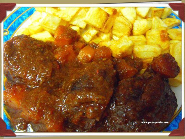 Carrilleras de cerdo en salsa de verduras