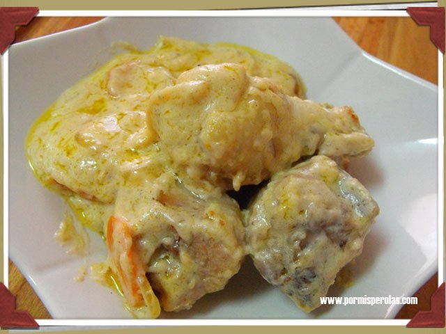 Pollo en salsa cremosa