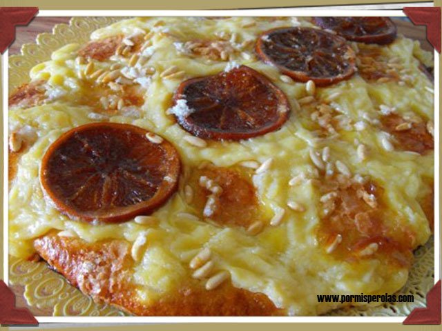 Coca de San Juan con crema