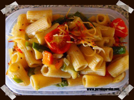 Macarrones integrales con verduras y queso