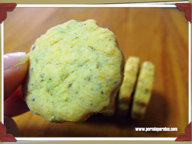 Galletitas saladas de parmesano, orégano y albahaca