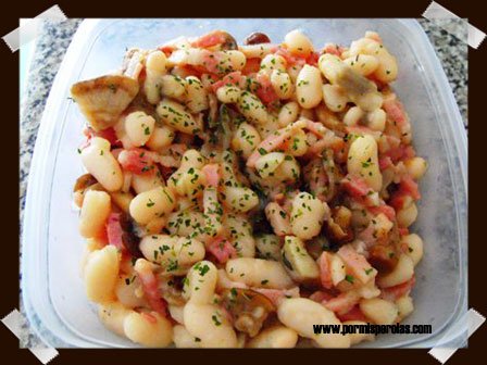 Salteado-de-alubias-con-bacon-y-setas