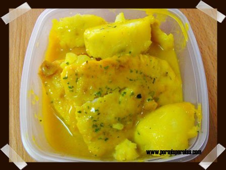 Merluza en salsa de naranja y azafrán