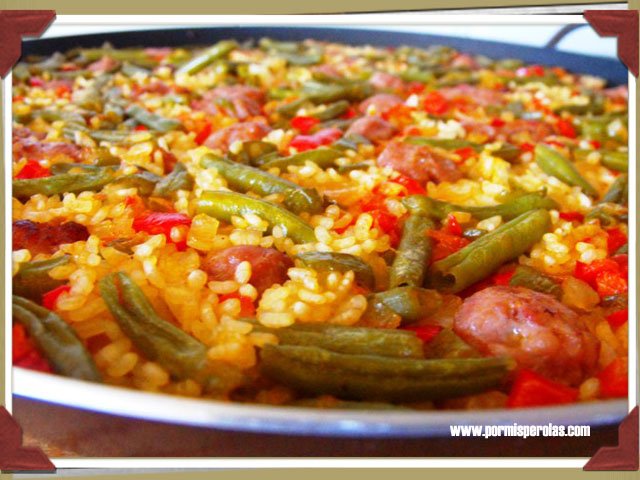 Arroz con verduras y butifarras